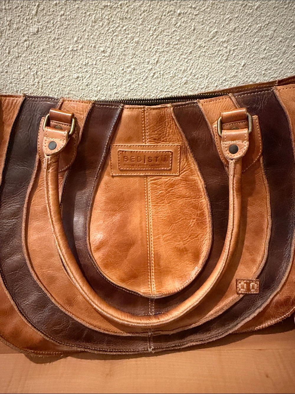 BED|STU Two-Tone Tan & Dark Brown Leather Shoulder Tote - Picture 3 of 7